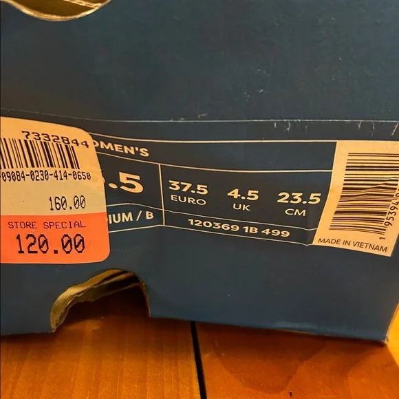 Brooks glycerine 20 navy, lavender, and Teal. Size 6.5M. New. Amazing deal. - Picture 10 of 10